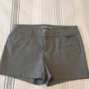 Gray old navy shorts